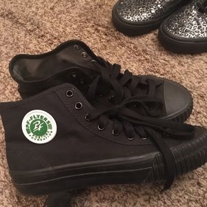Pf flyers